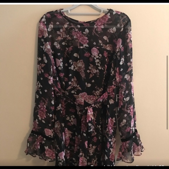Large floral nwt romper - Picture 3 of 4